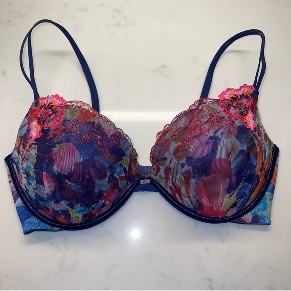 🆕VICTORIAS SECRET PUSH-UP BRA - Picture 6 of 10